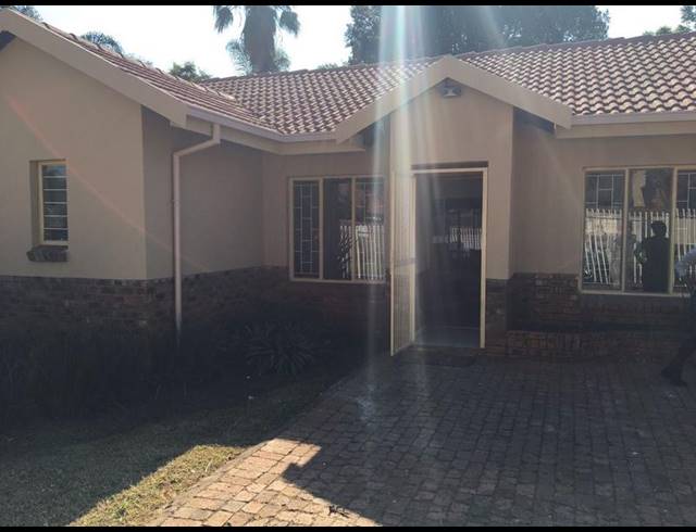 3 BEDROOM PROPERTY TO RENT IN EAST LYNNE